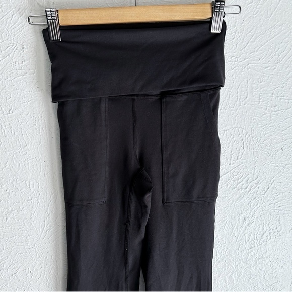 OFFLINE By Aerie The Hugger High Waisted Foldover Flare Legging Black XS - Picture 4 of 8